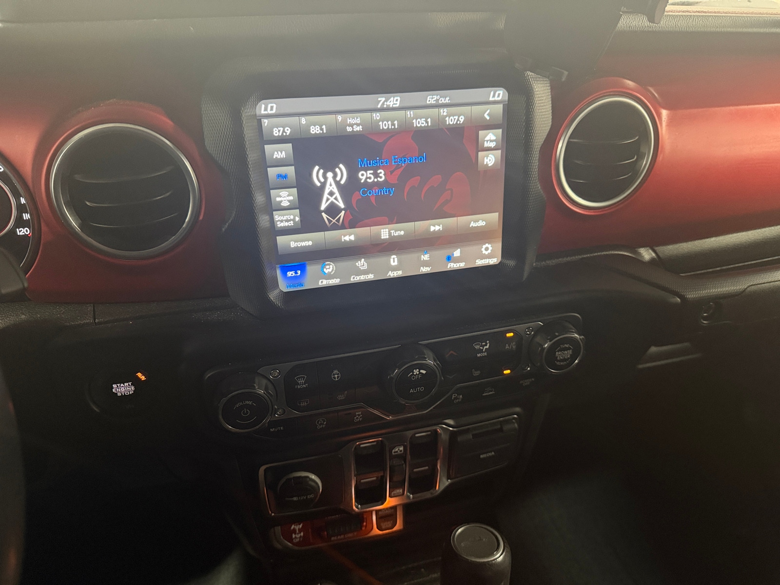 Thumbnail: 2022 Jeep Gladiator - 3
