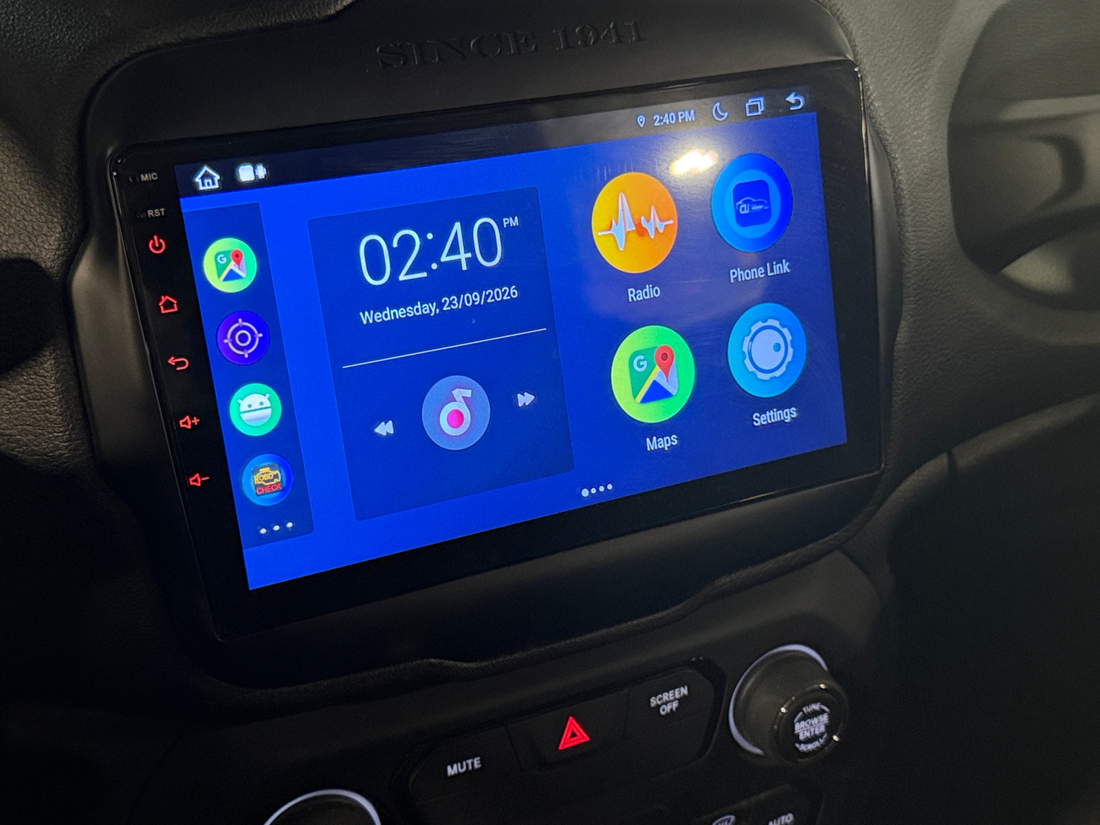 Thumbnail: 2019 Jeep Renegade - 4