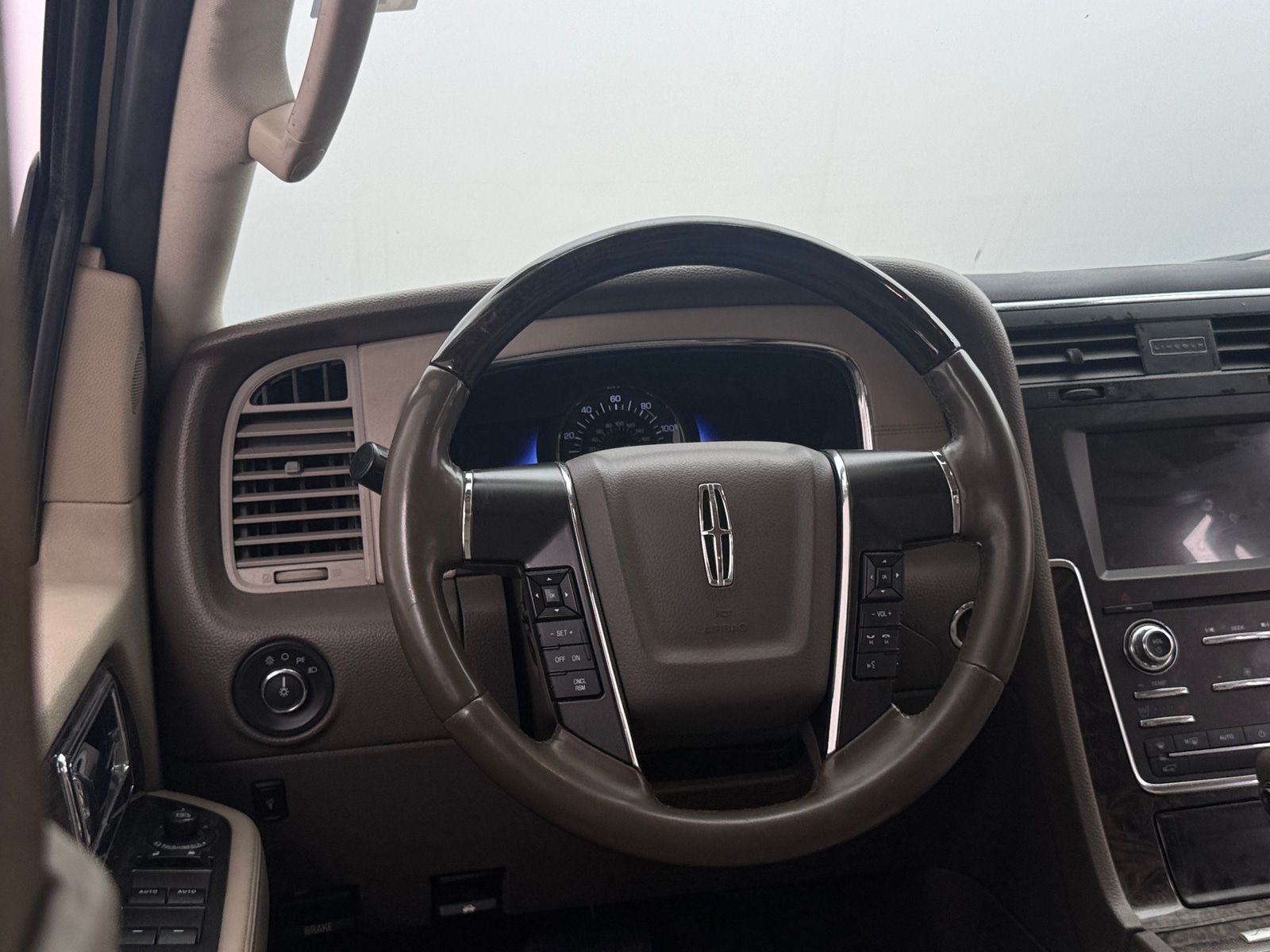 Thumbnail: 2017 Lincoln Navigator - 4