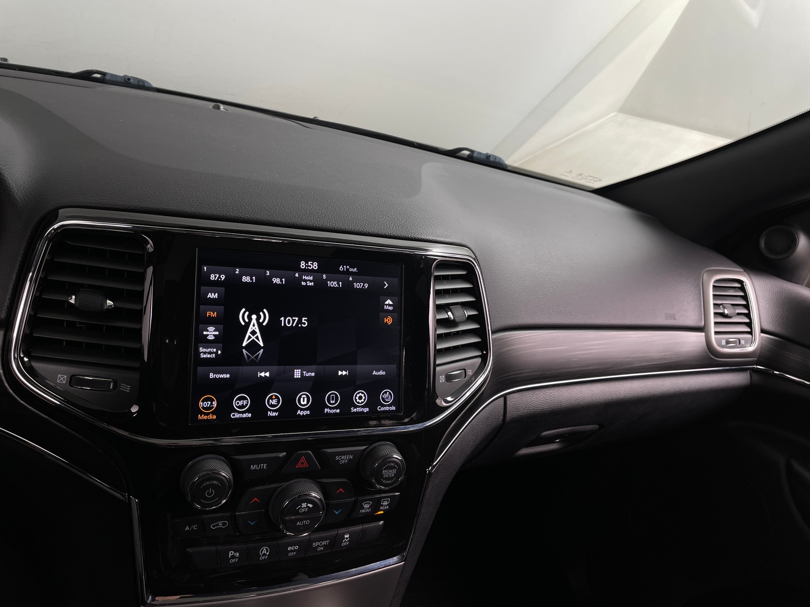 Thumbnail: 2021 Jeep Grand Cherokee - 3