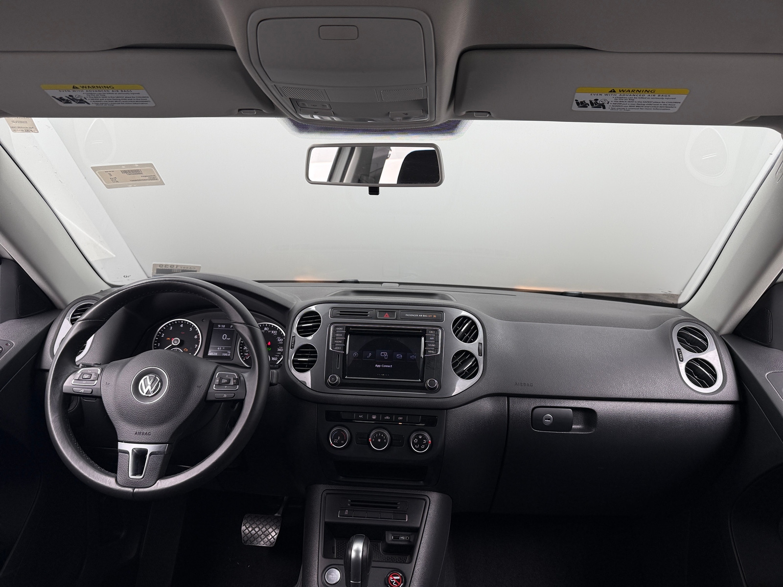 Thumbnail: 2017 Volkswagen Tiguan - 3