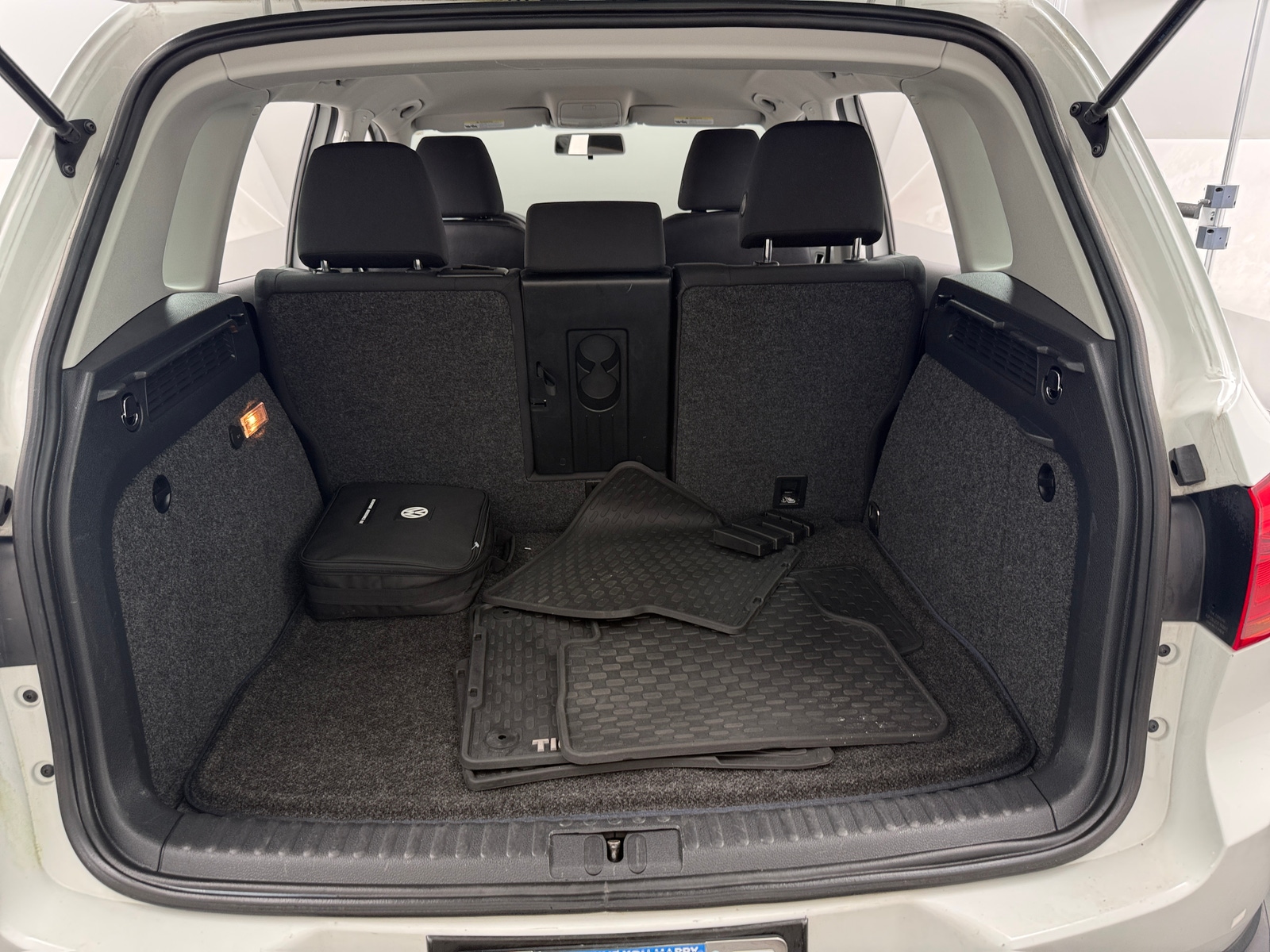 Thumbnail: 2017 Volkswagen Tiguan - 7