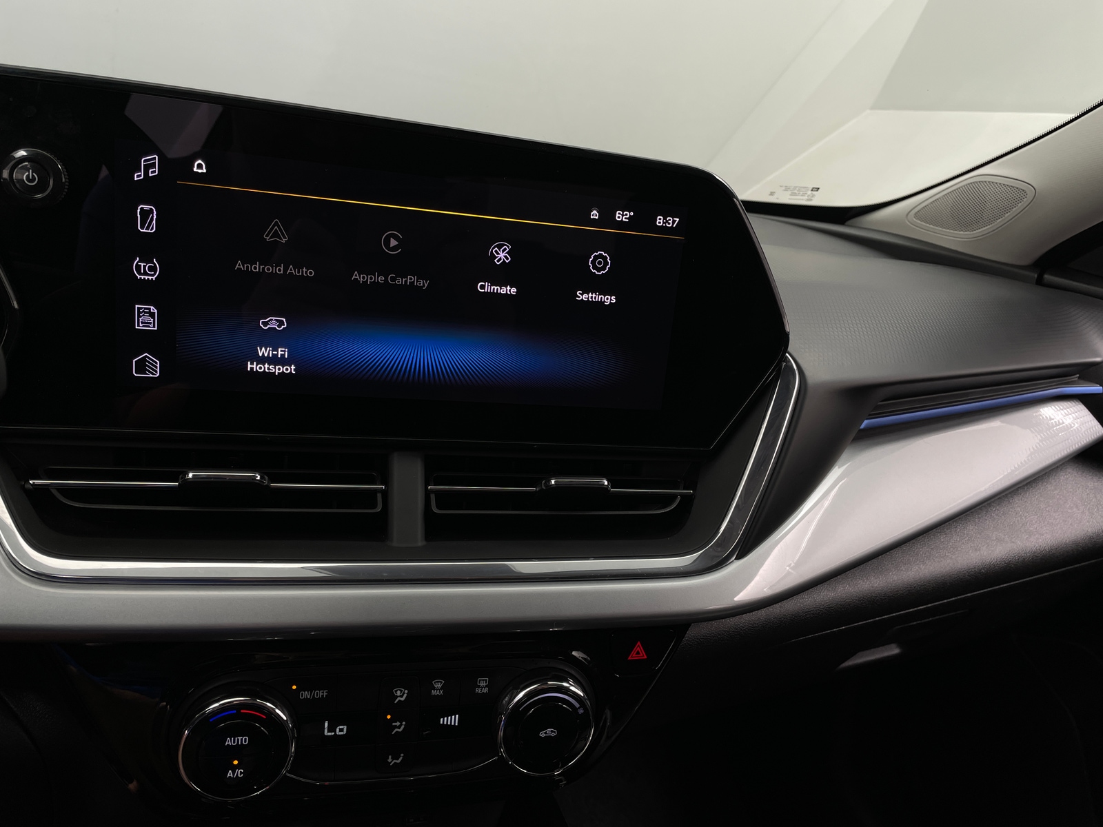 Thumbnail: 2026 Chevrolet Trax - 3