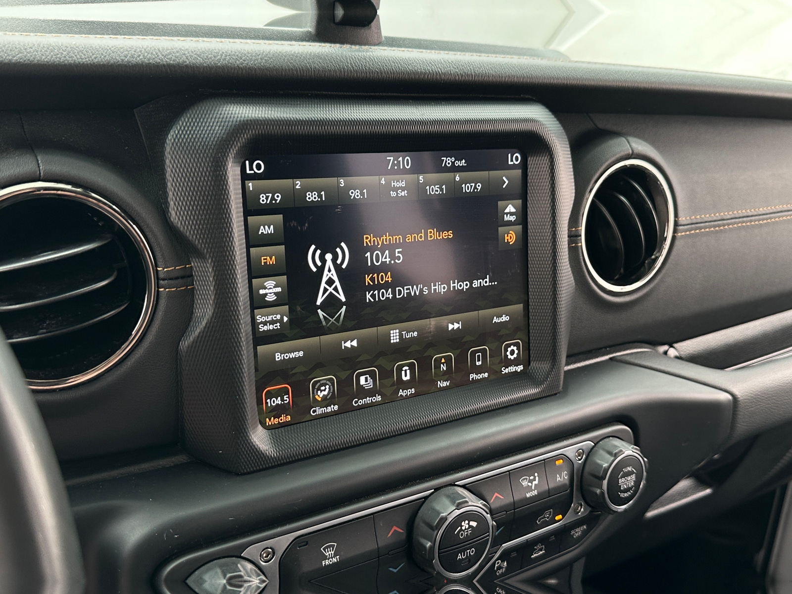 Thumbnail: 2022 Jeep Gladiator - 3