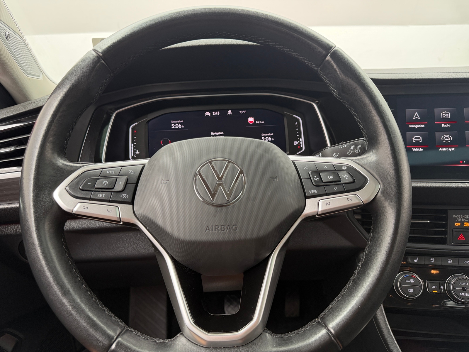 Thumbnail: 2023 Volkswagen Jetta - 5