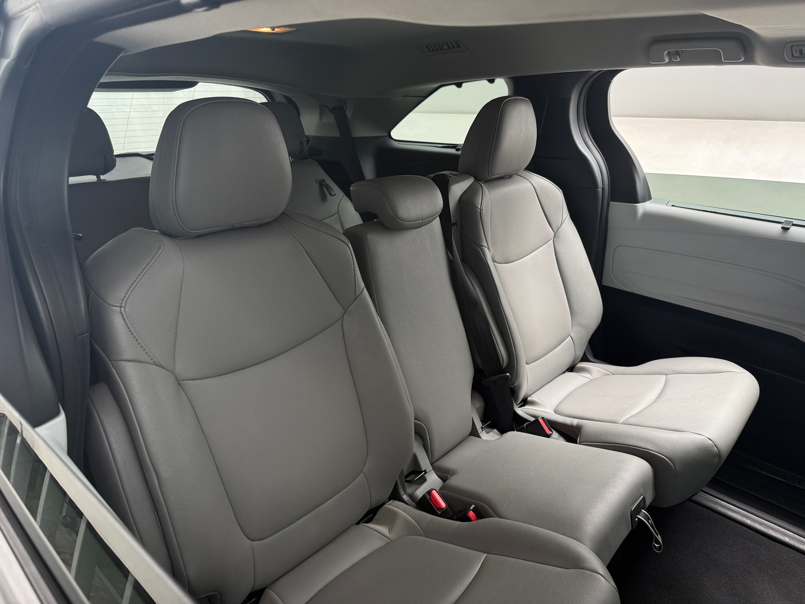 Thumbnail: 2026 Toyota Sienna - 5