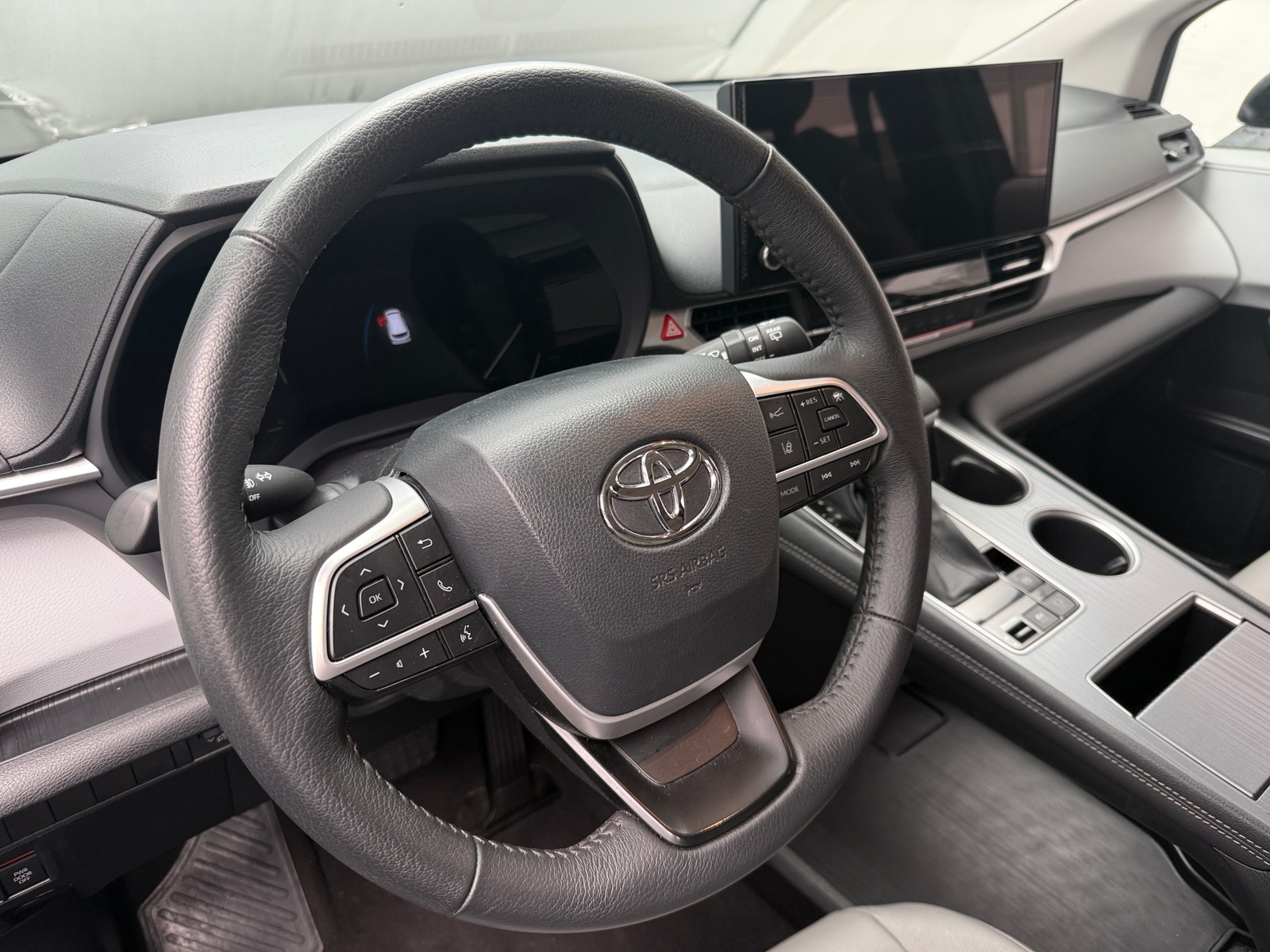 Thumbnail: 2026 Toyota Sienna - 4