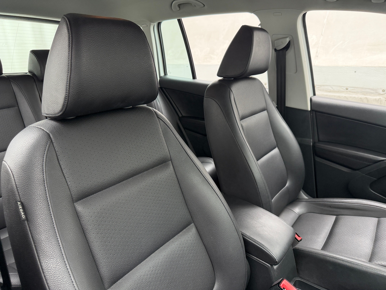 Thumbnail: 2017 Volkswagen Tiguan - 2