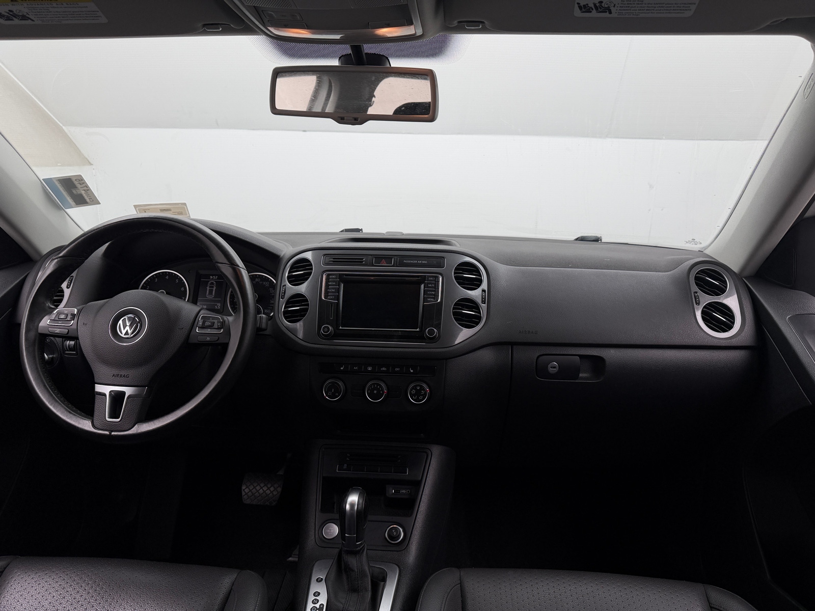 Thumbnail: 2017 Volkswagen Tiguan - 3