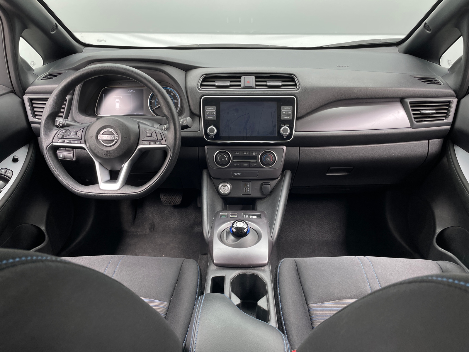 Thumbnail: 2025 Nissan Leaf - 3