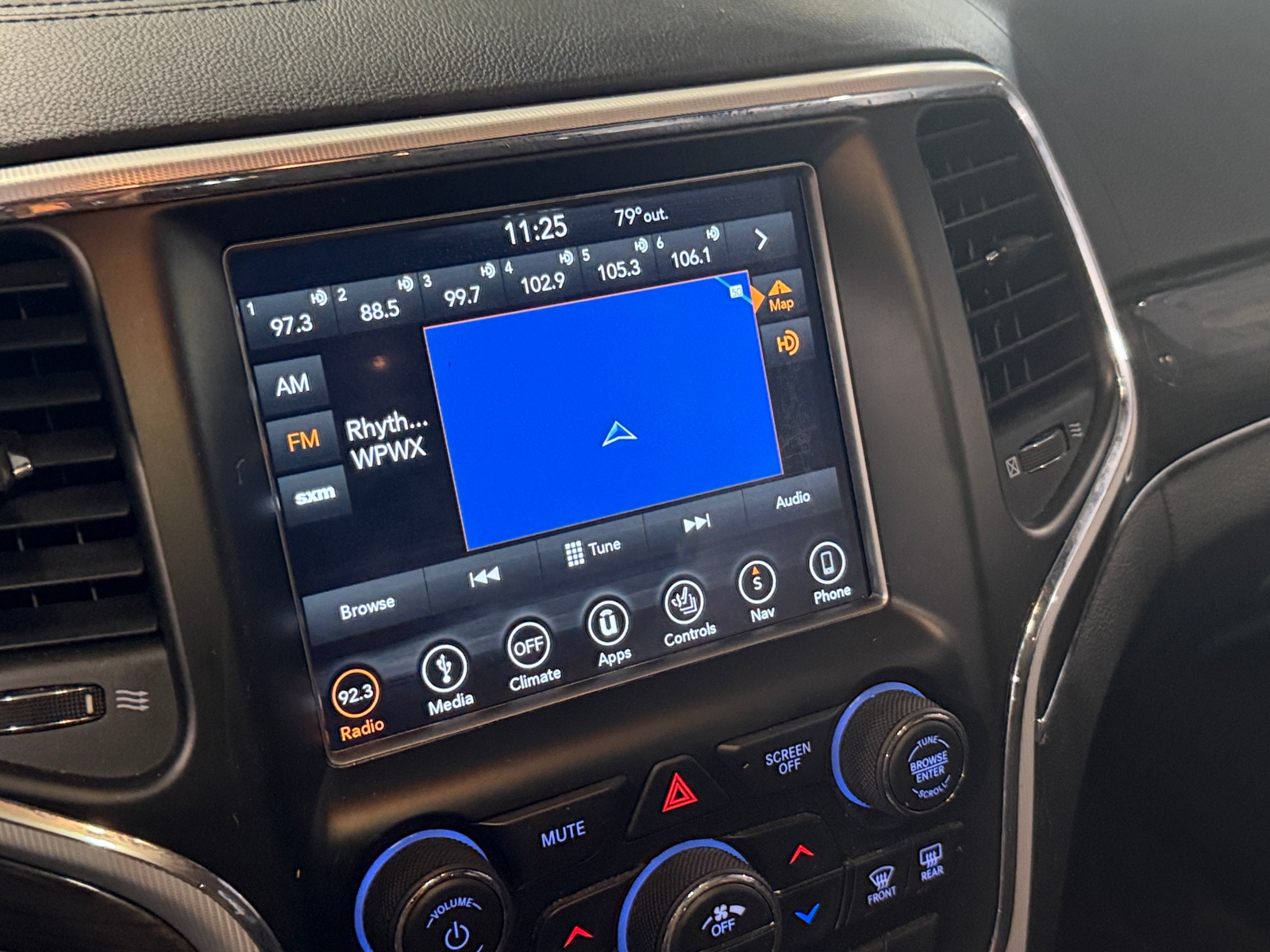Thumbnail: 2018 Jeep Grand Cherokee - 3