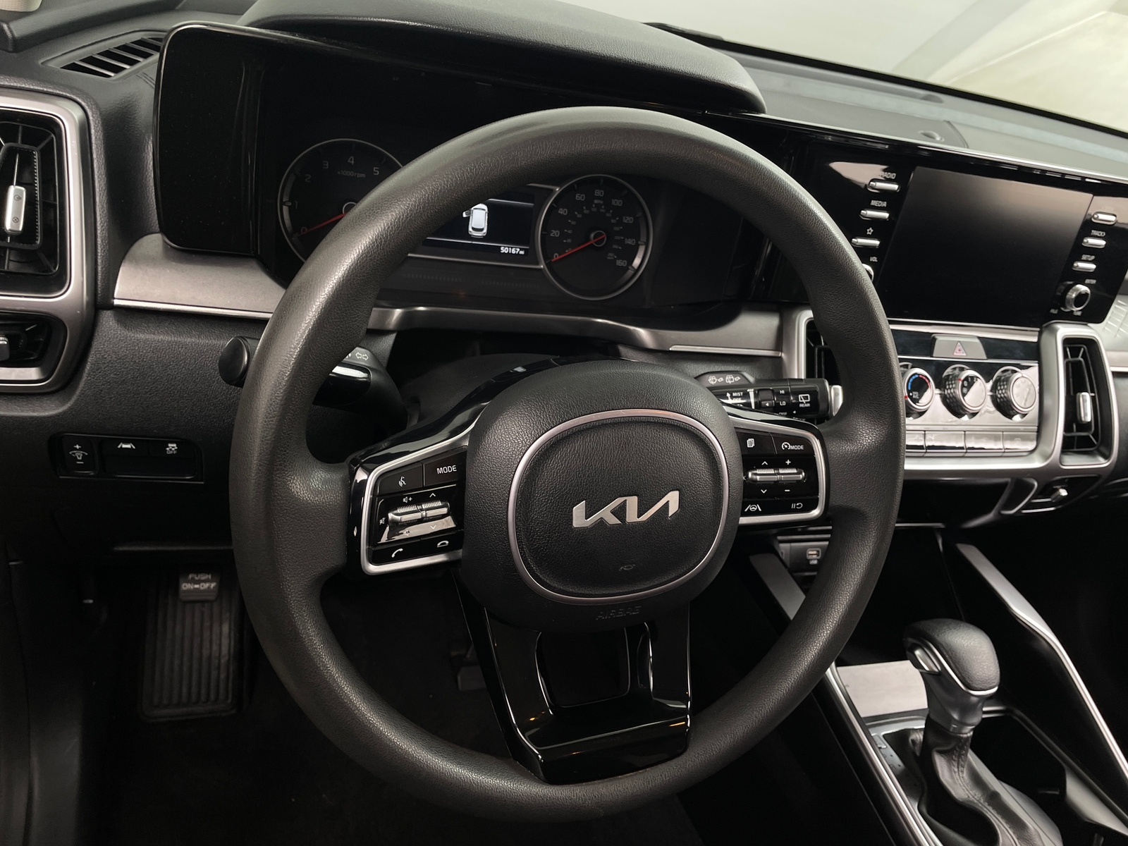 Thumbnail: 2023 Kia Sorento - 5