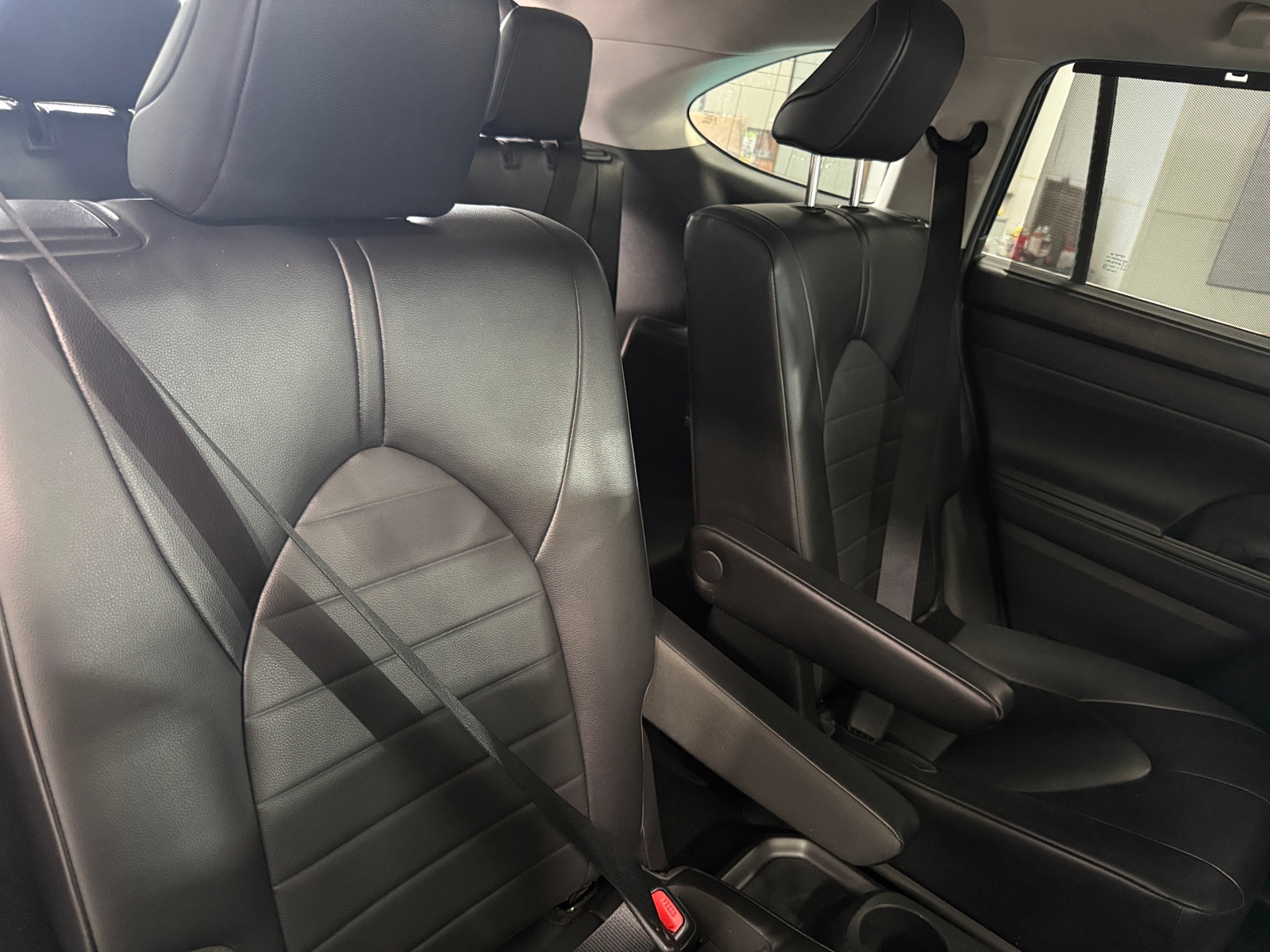 Thumbnail: 2022 Toyota Highlander - 6