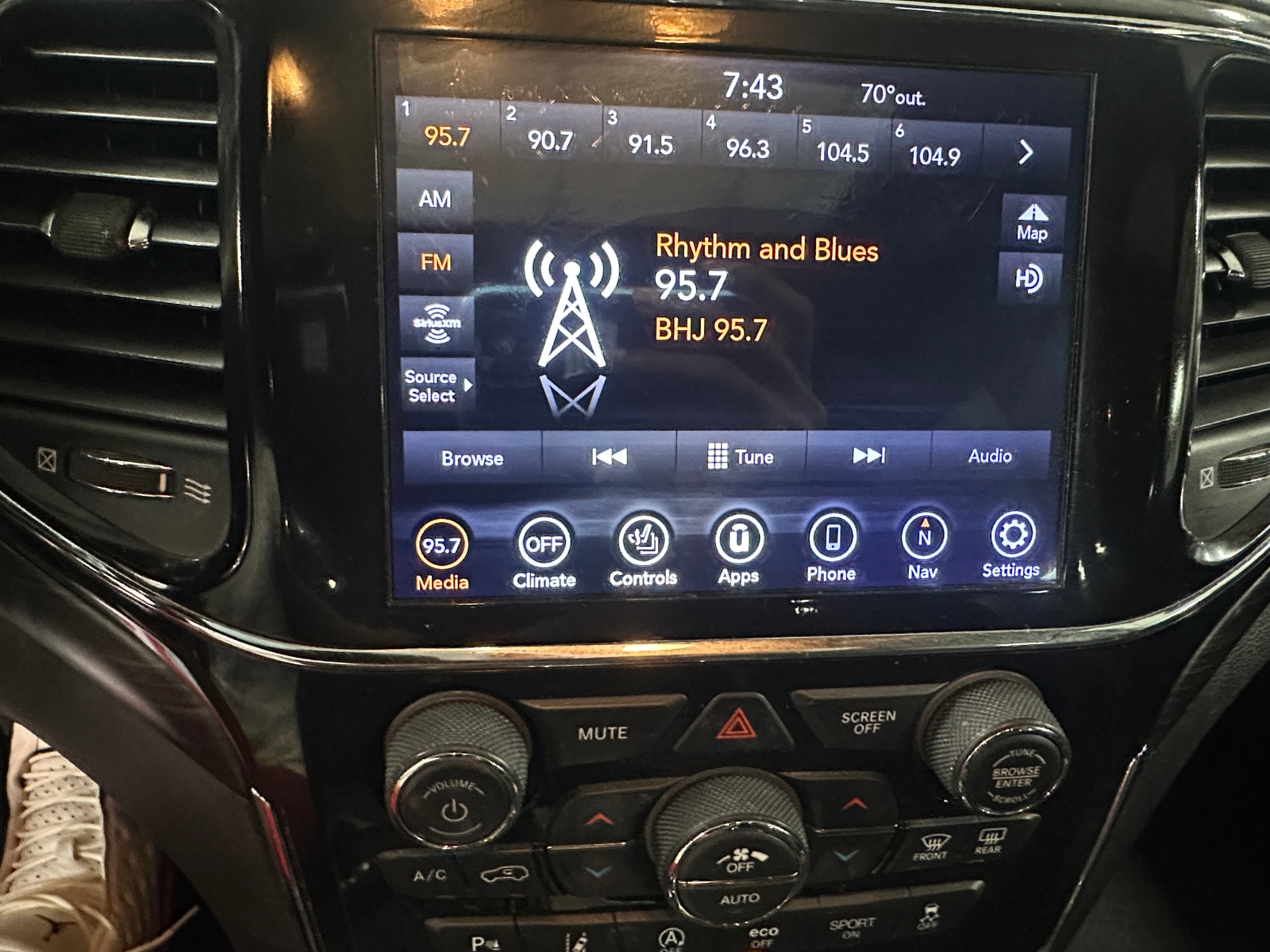 Thumbnail: 2021 Jeep Grand Cherokee - 3