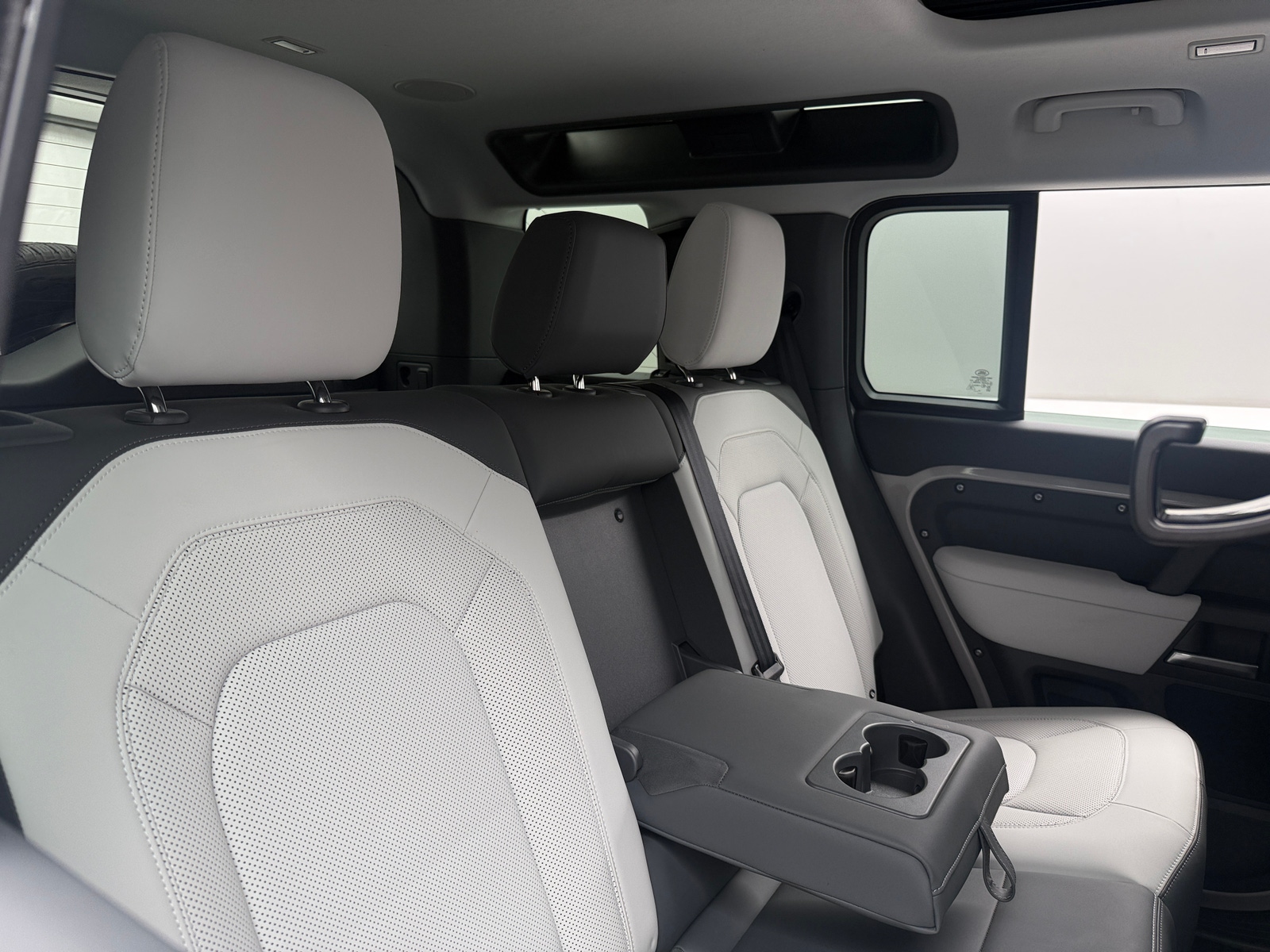 Thumbnail: 2026 Land Rover Defender - 6