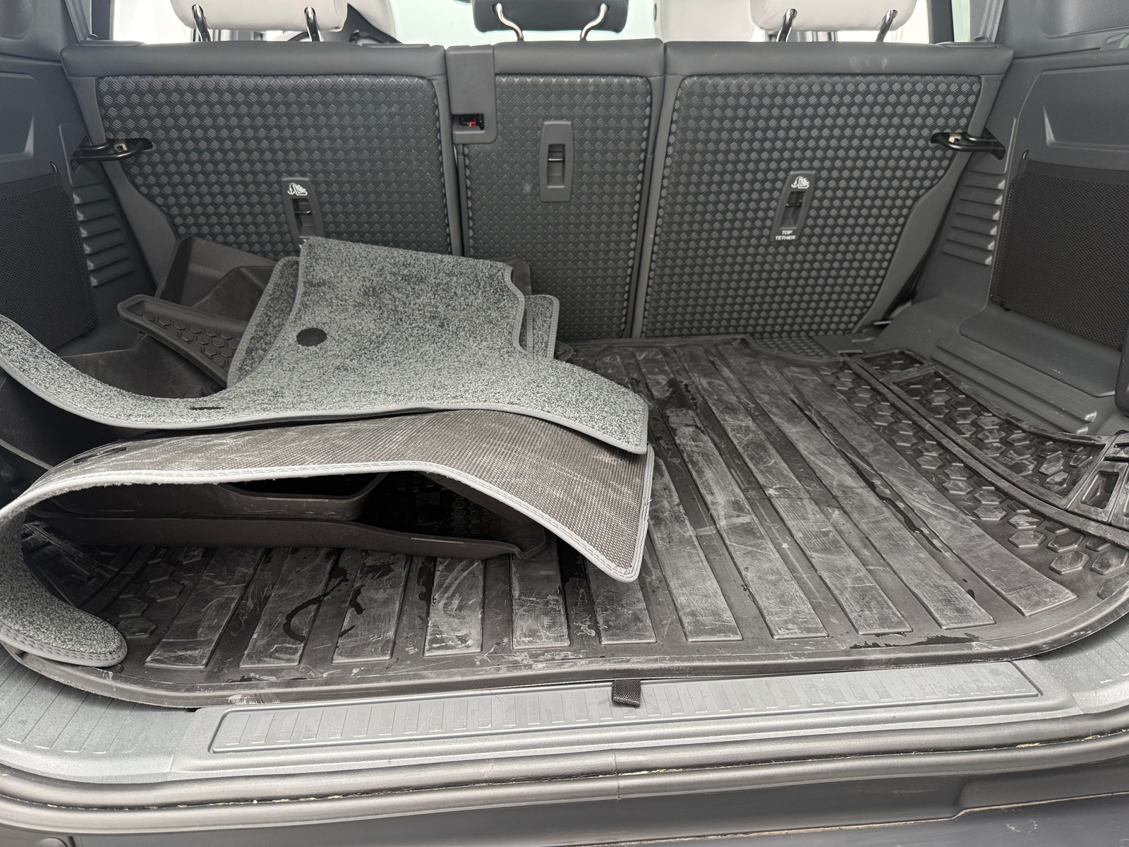 Thumbnail: 2026 Land Rover Defender - 7