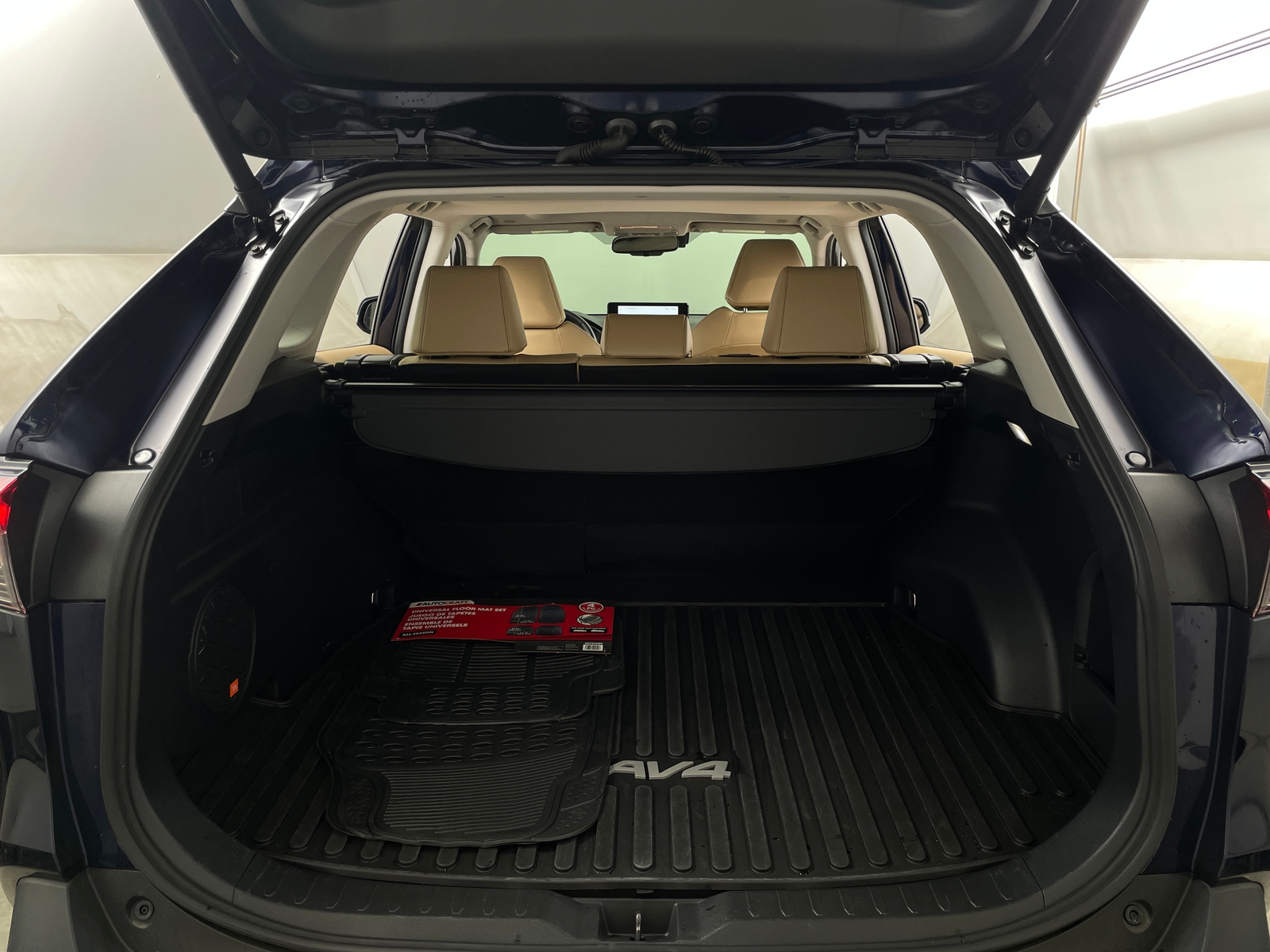 Thumbnail: 2024 Toyota RAV4 - 7