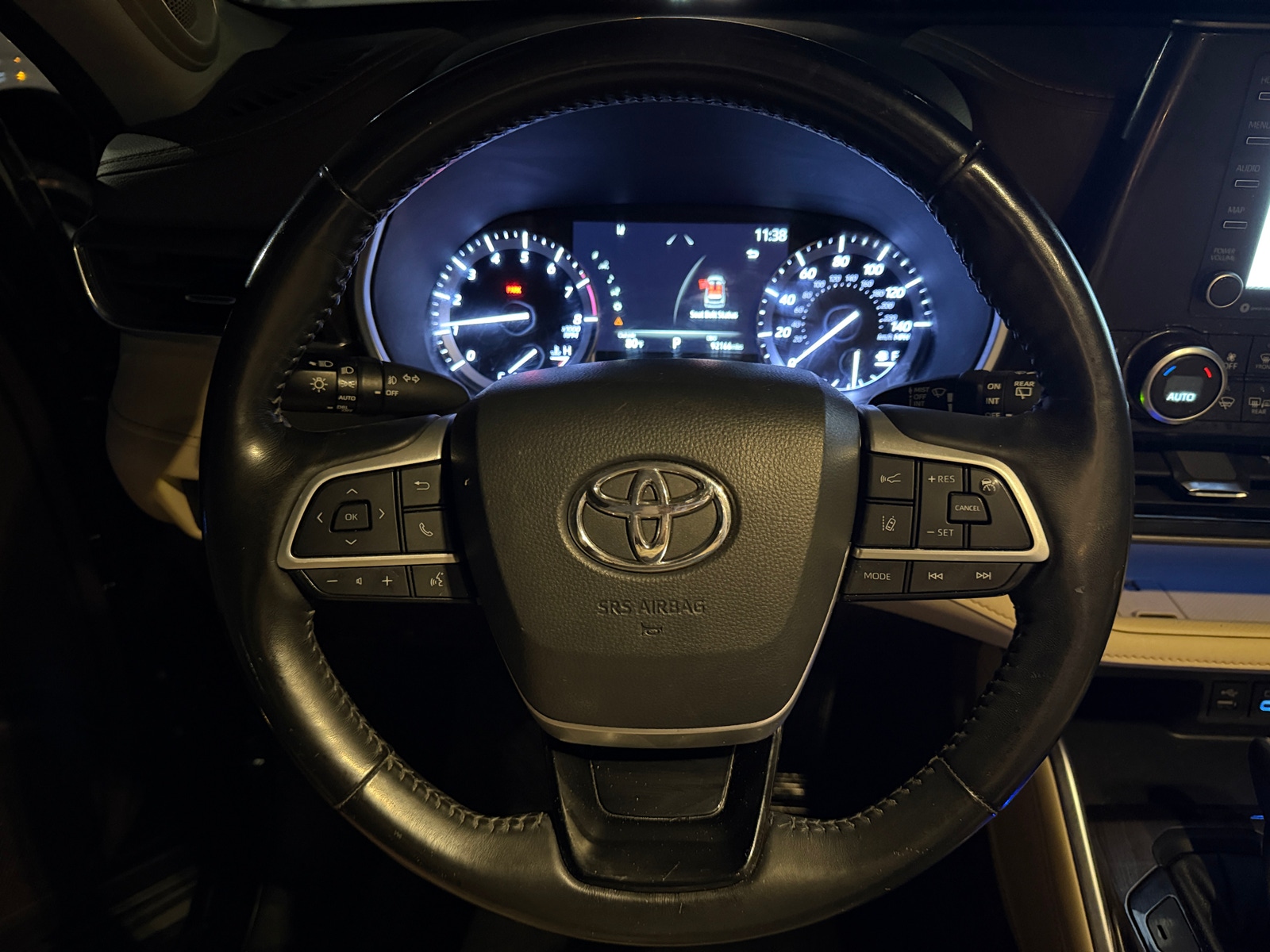 Thumbnail: 2022 Toyota Highlander - 4