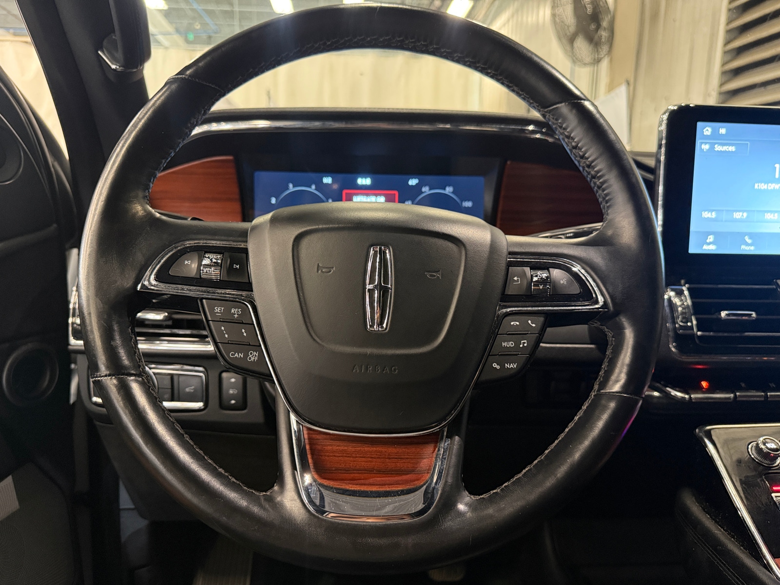 Thumbnail: 2021 Lincoln Navigator - 4
