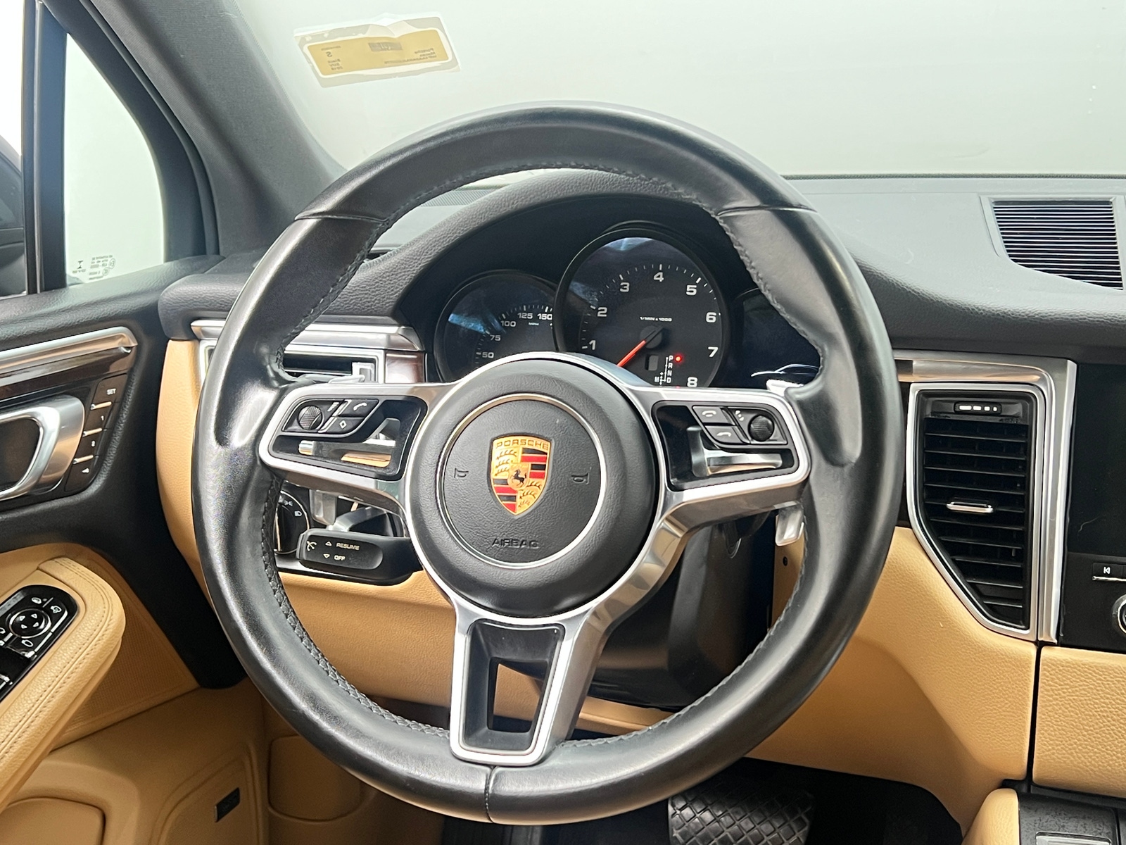 Thumbnail: 2018 Porsche Macan - 4