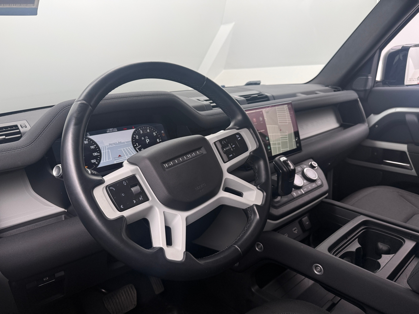 Thumbnail: 2022 Land Rover Defender - 5
