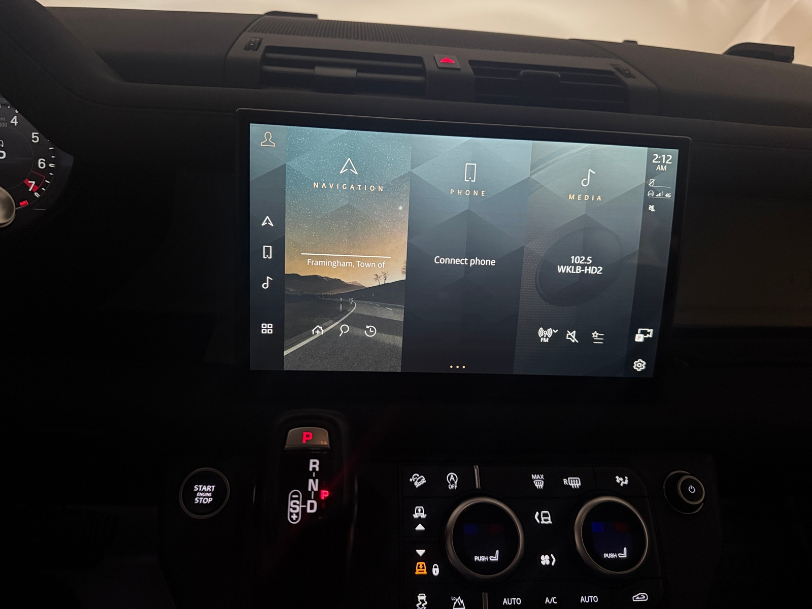 Thumbnail: 2022 Land Rover Defender - 4