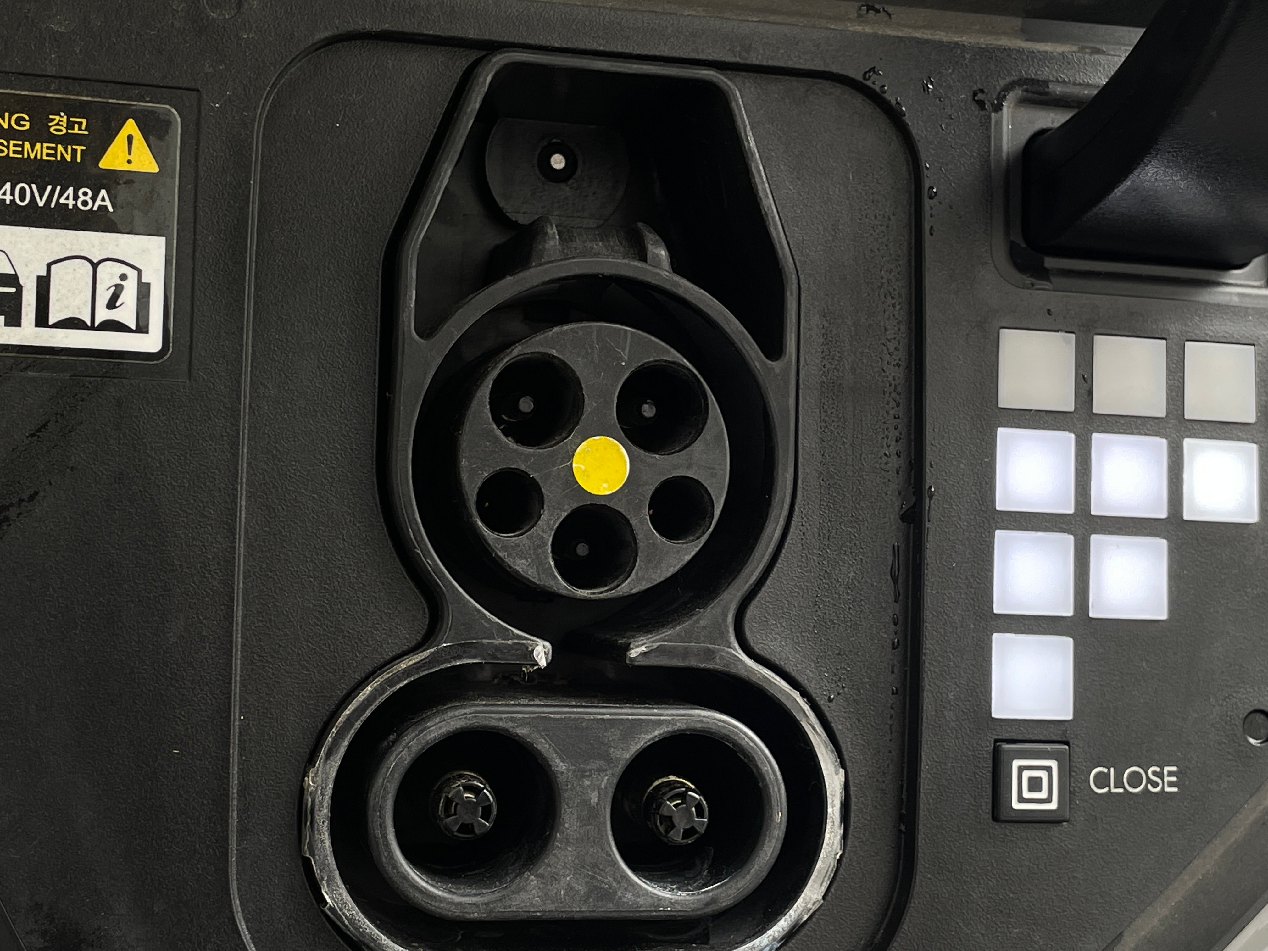 Used 2022 Hyundai IONIQ 5 Limited with VIN KM8KRDAF2NU089008 for sale in Pewaukee, WI