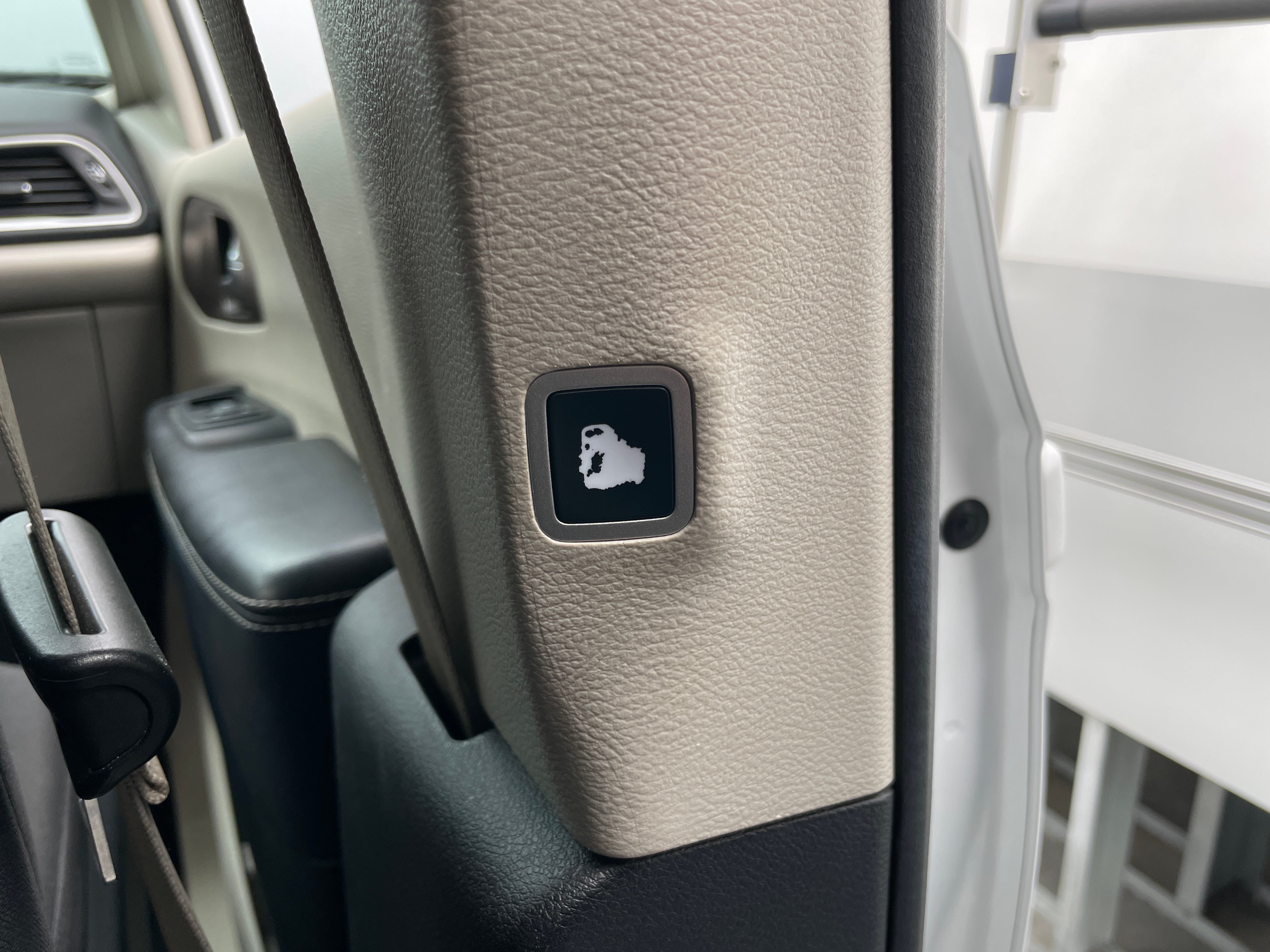 2023 Chrysler Voyager