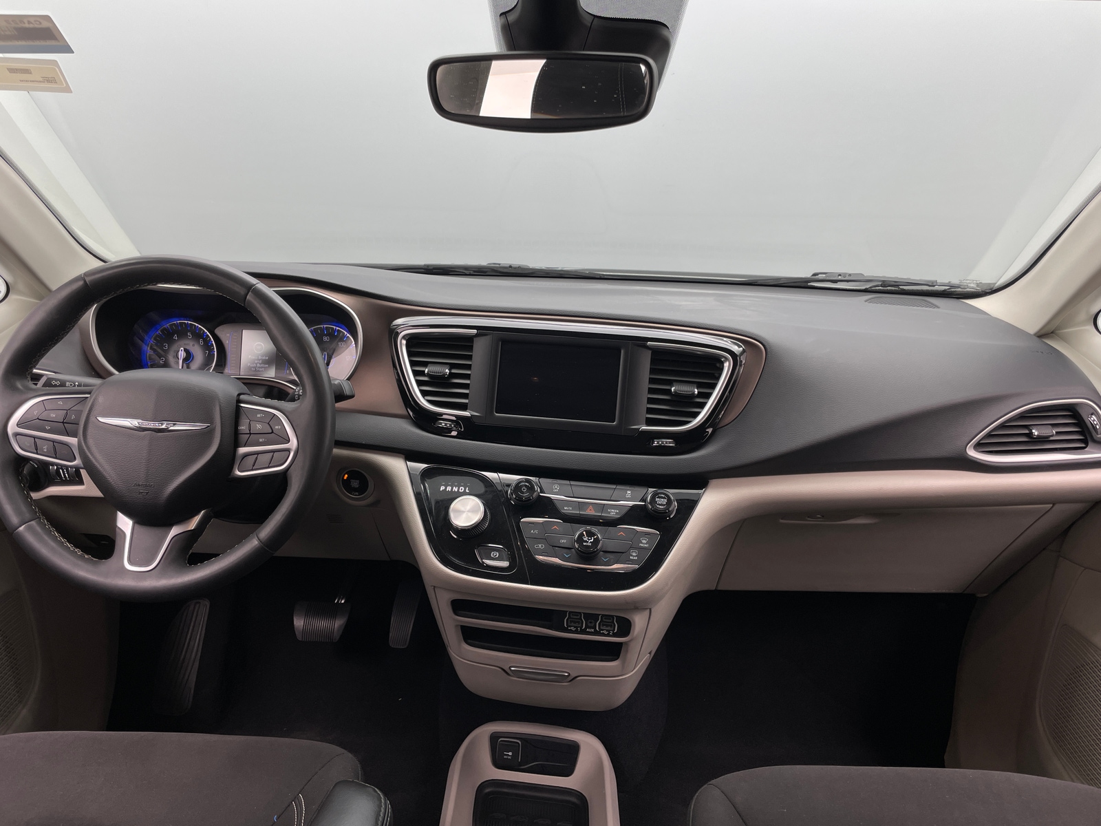 Thumbnail: 2023 Chrysler Voyager - 3