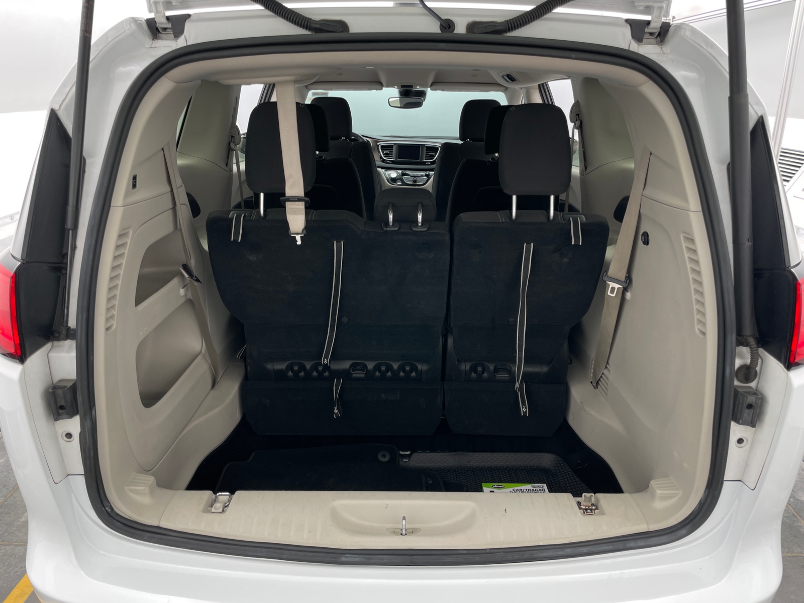 Thumbnail: 2023 Chrysler Voyager - 7