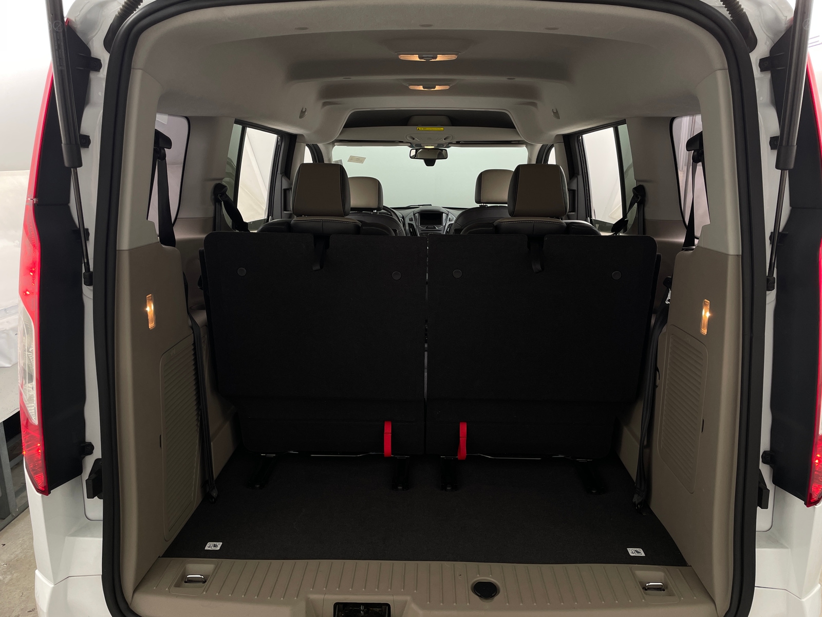Thumbnail: 2018 Ford Transit Series - 6