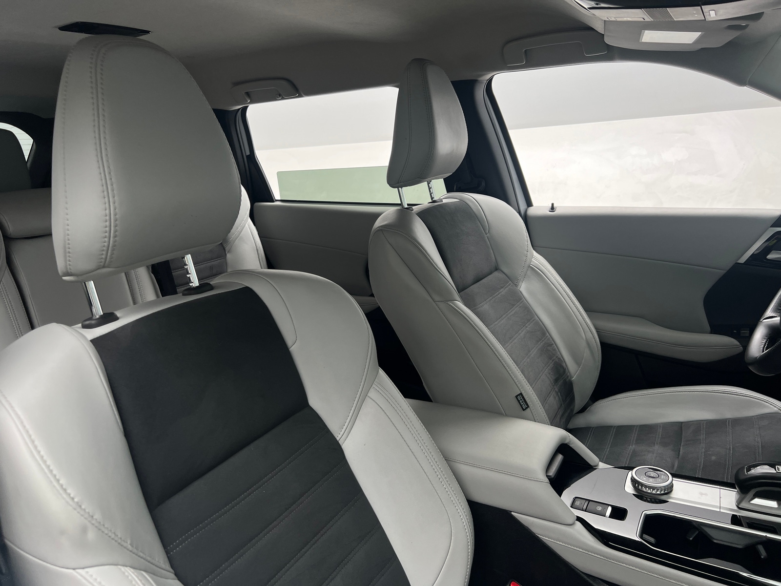 Thumbnail: 2025 Mitsubishi Outlander - 2