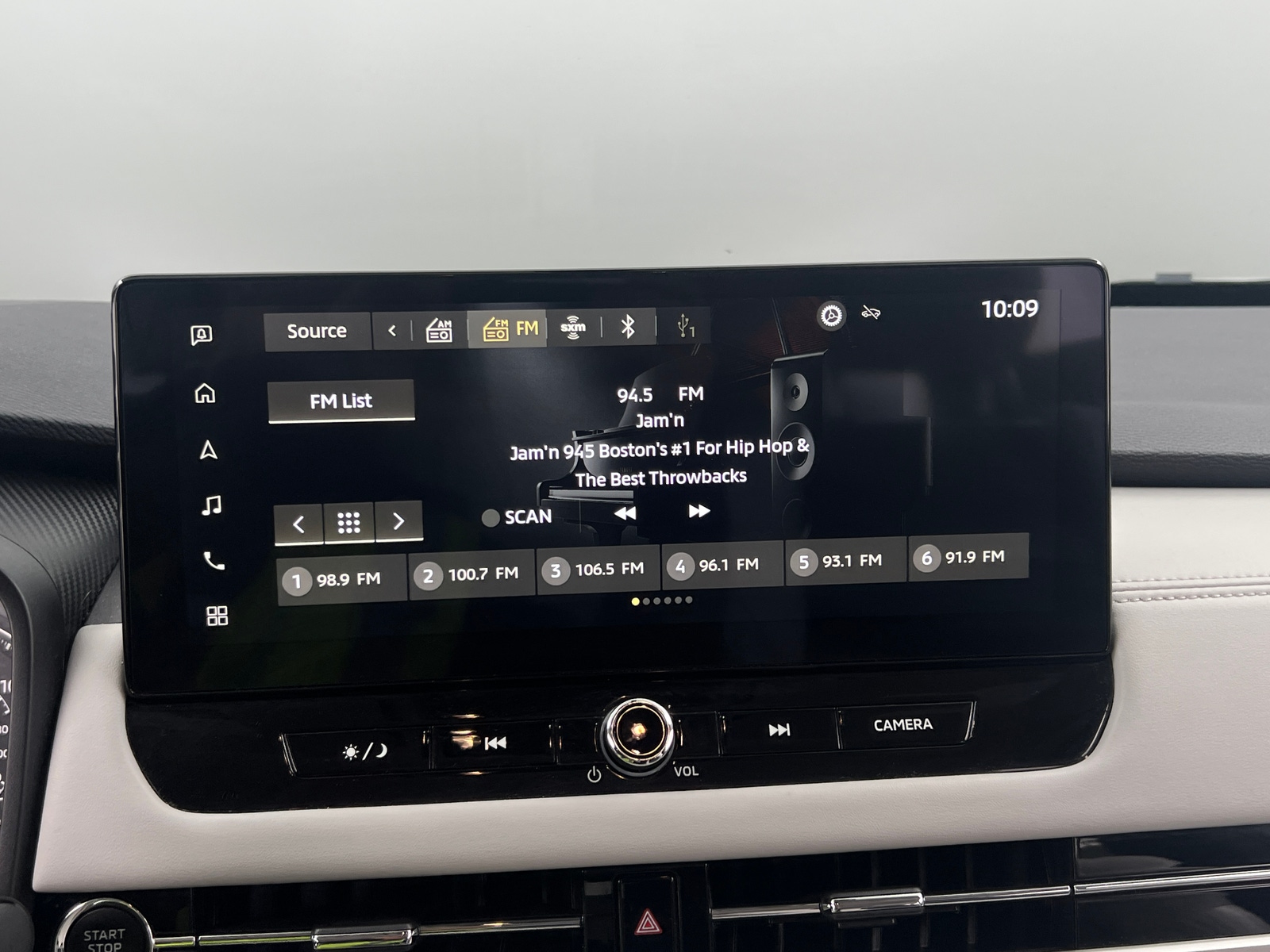 Thumbnail: 2025 Mitsubishi Outlander - 4