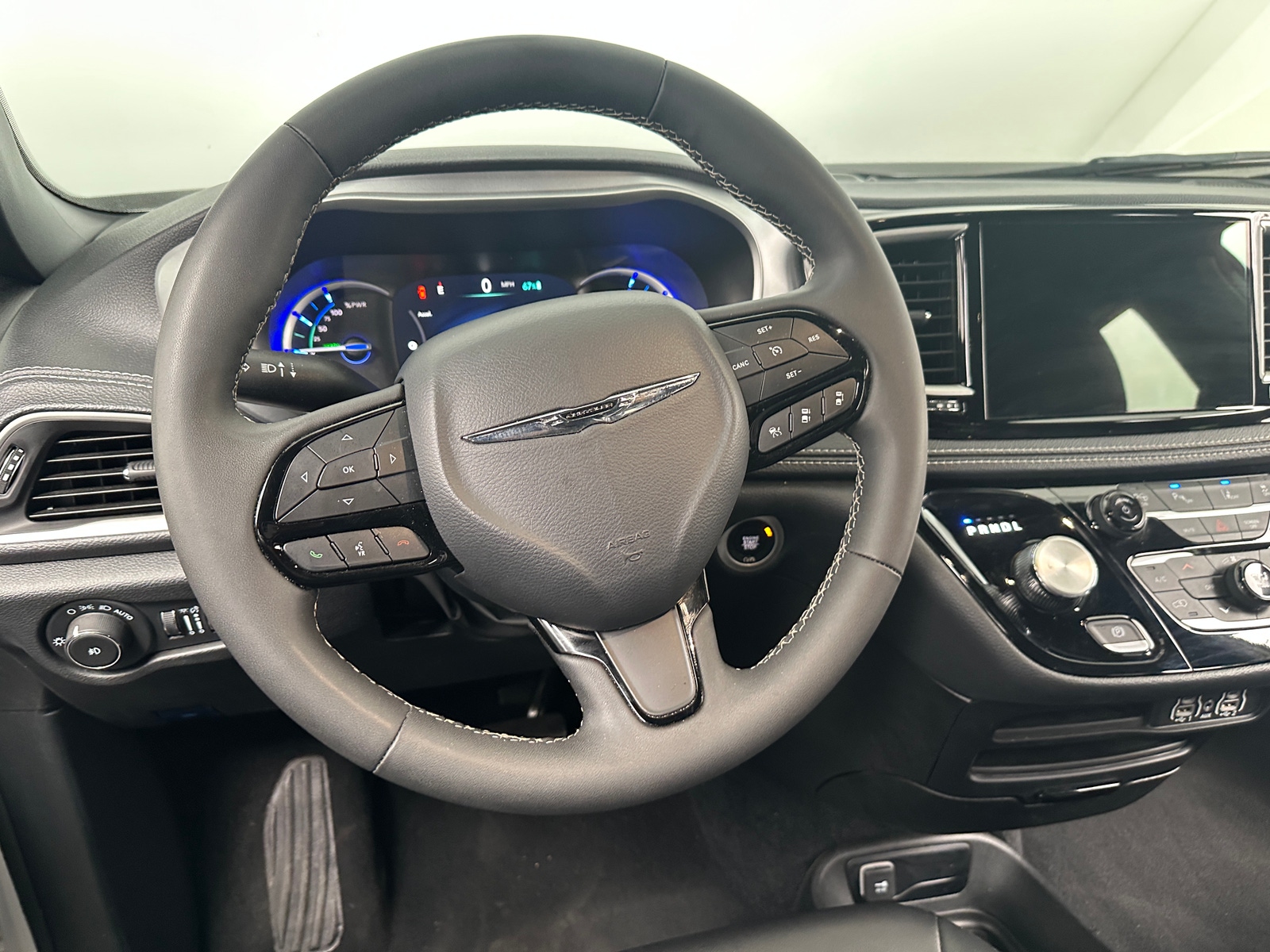 Thumbnail: 2024 Chrysler Pacifica - 4