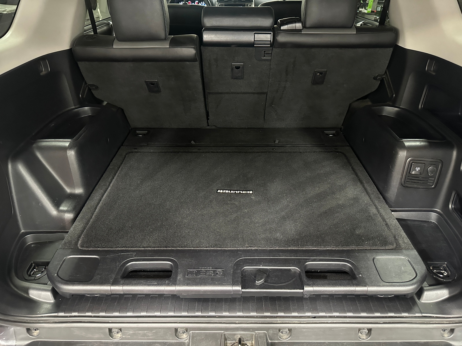 Thumbnail: 2019 Toyota 4Runner - 7