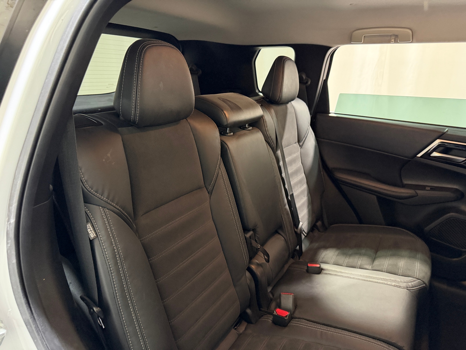 Thumbnail: 2023 Mitsubishi Outlander - 5