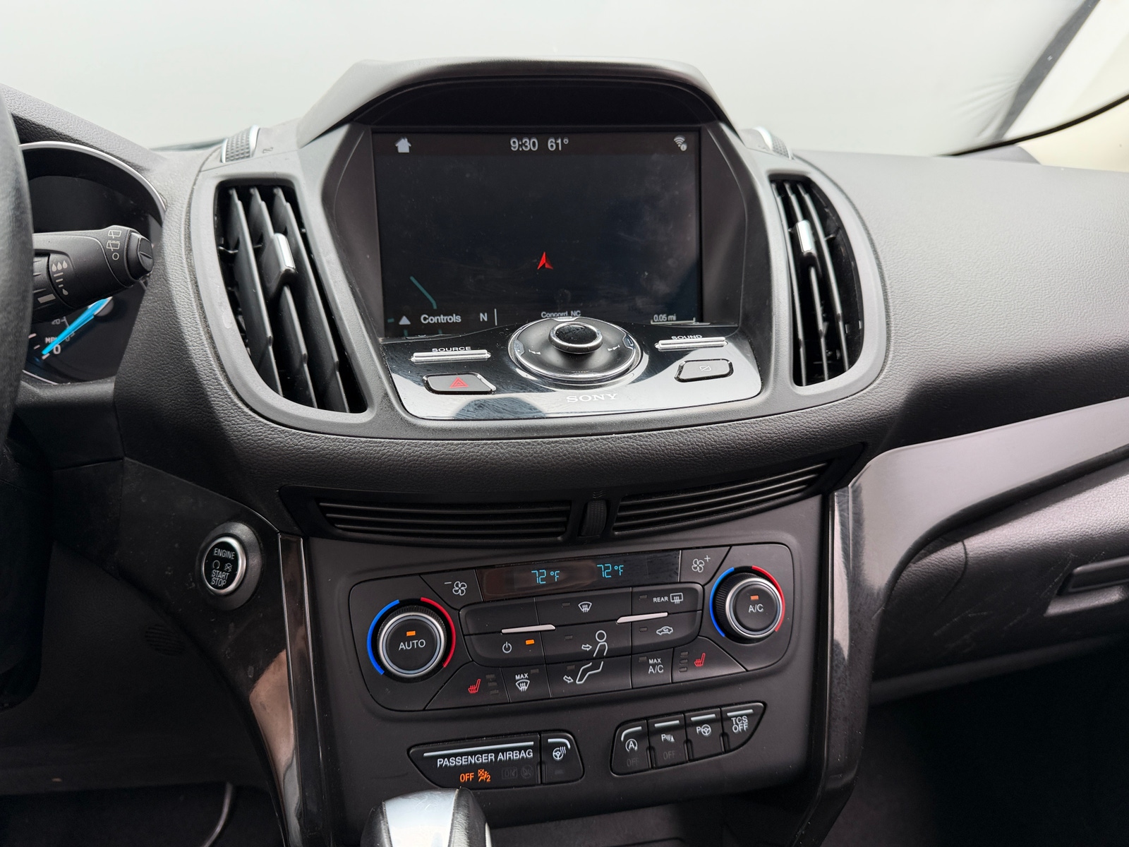 Thumbnail: 2019 Ford Escape - 3