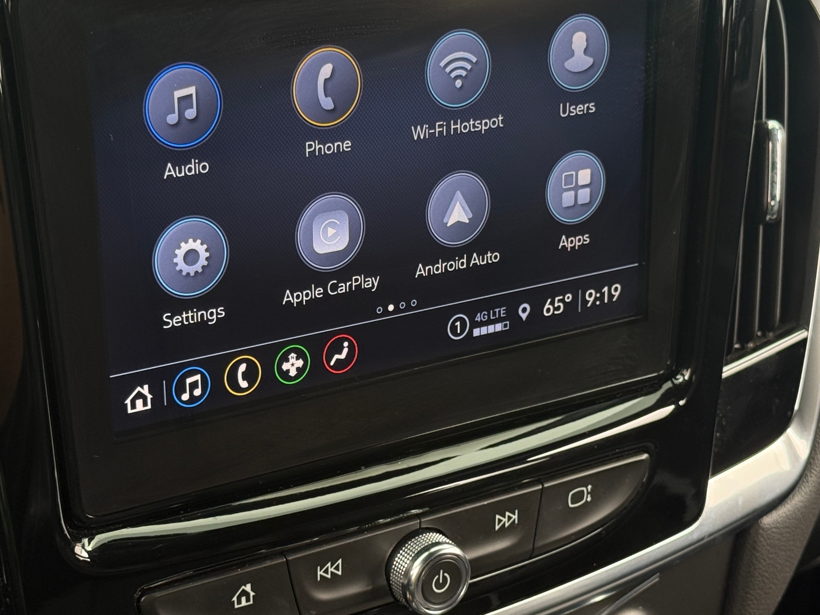 Thumbnail: 2023 Chevrolet Traverse - 3