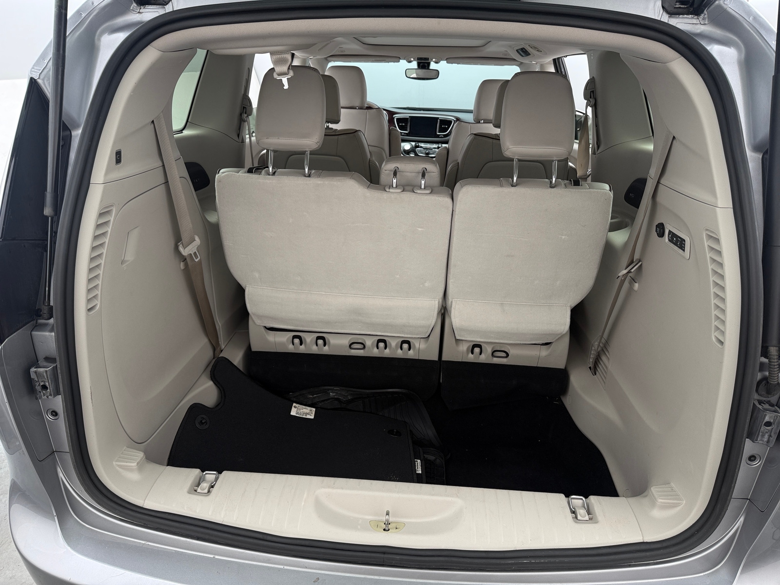 Thumbnail: 2020 Chrysler Pacifica - 6
