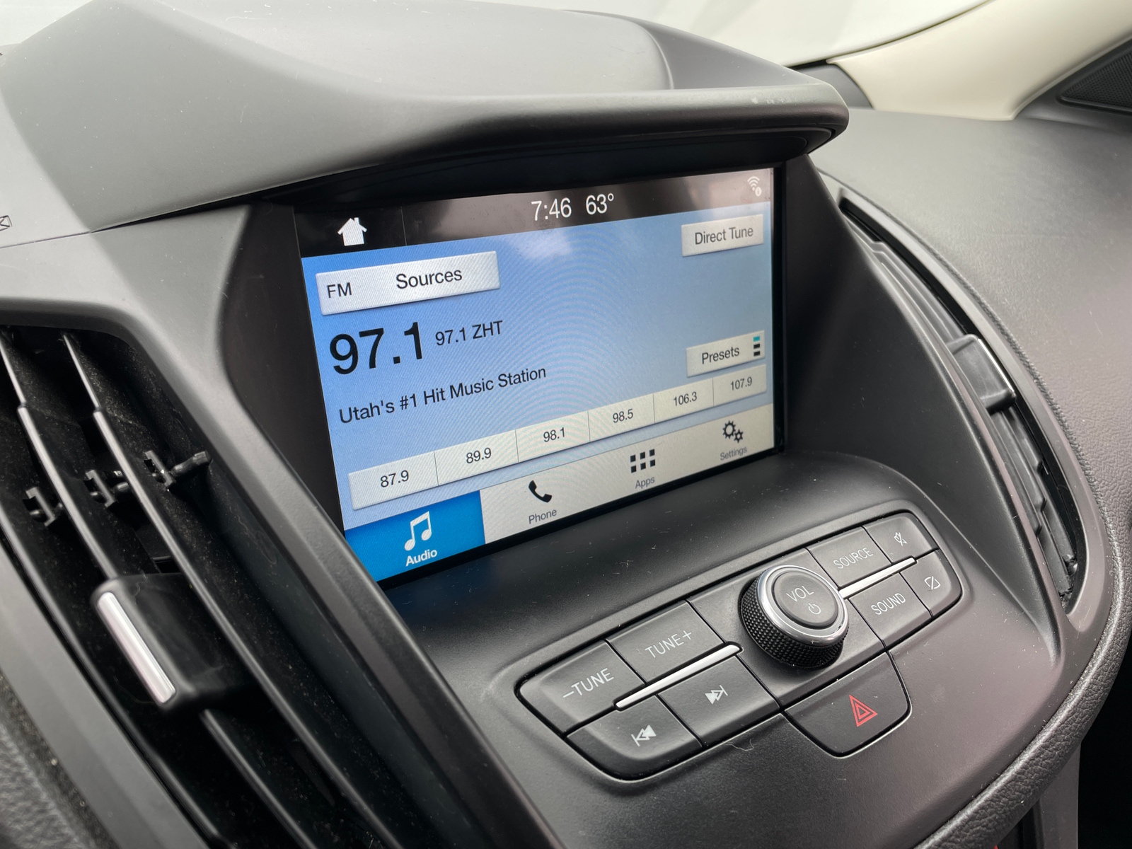 Thumbnail: 2019 Ford Escape - 4