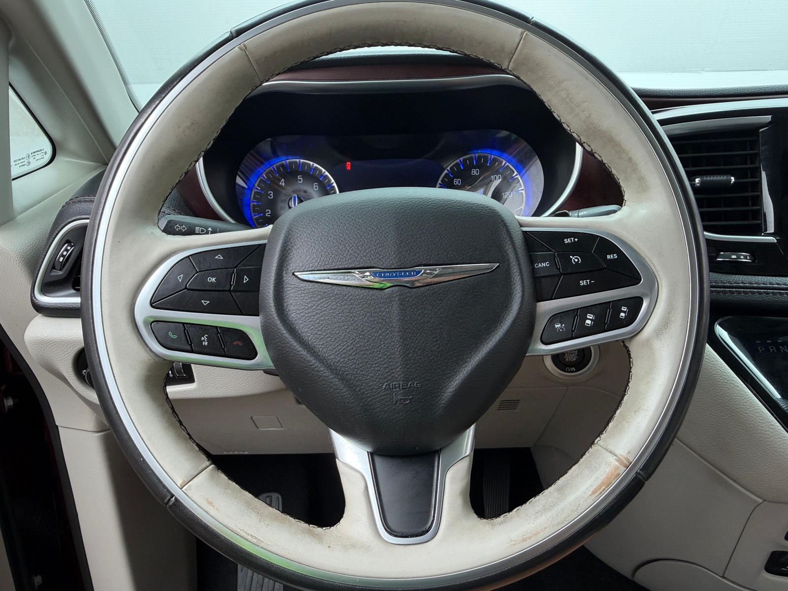 Thumbnail: 2020 Chrysler Pacifica - 4