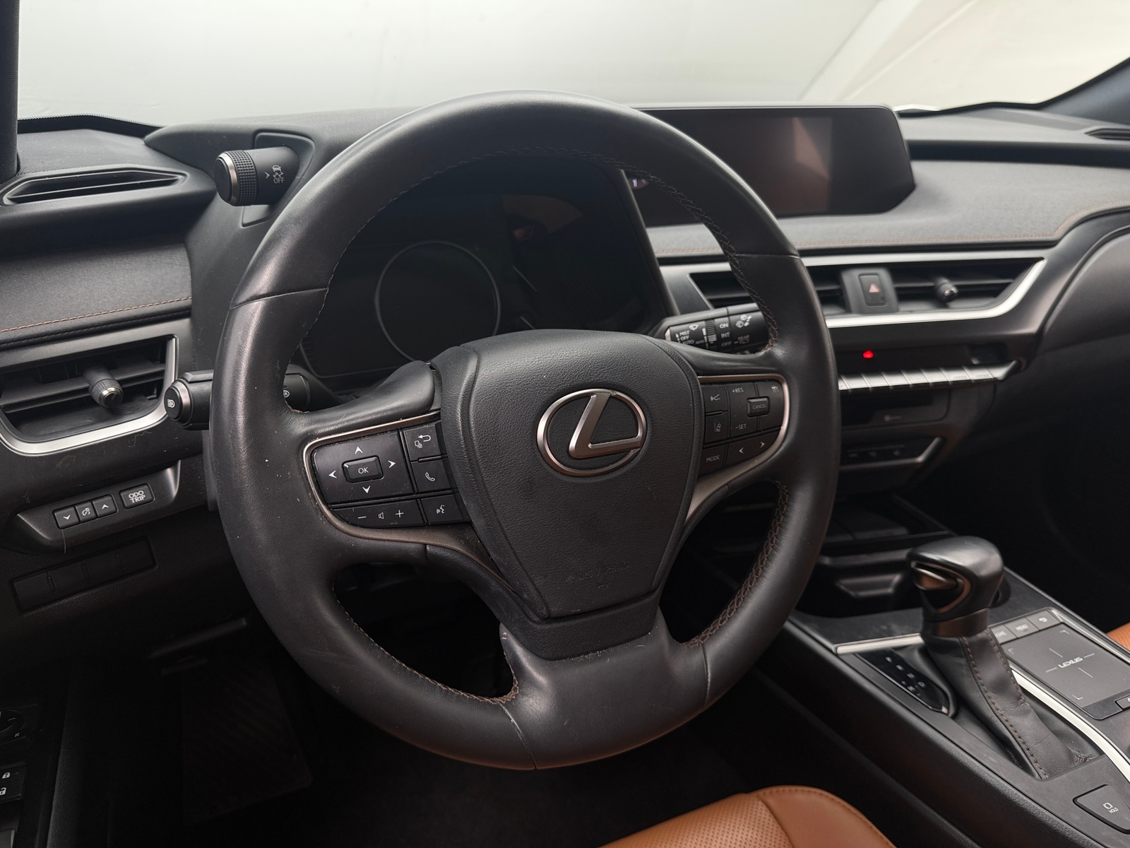 Thumbnail: 2022 Lexus UX - 5