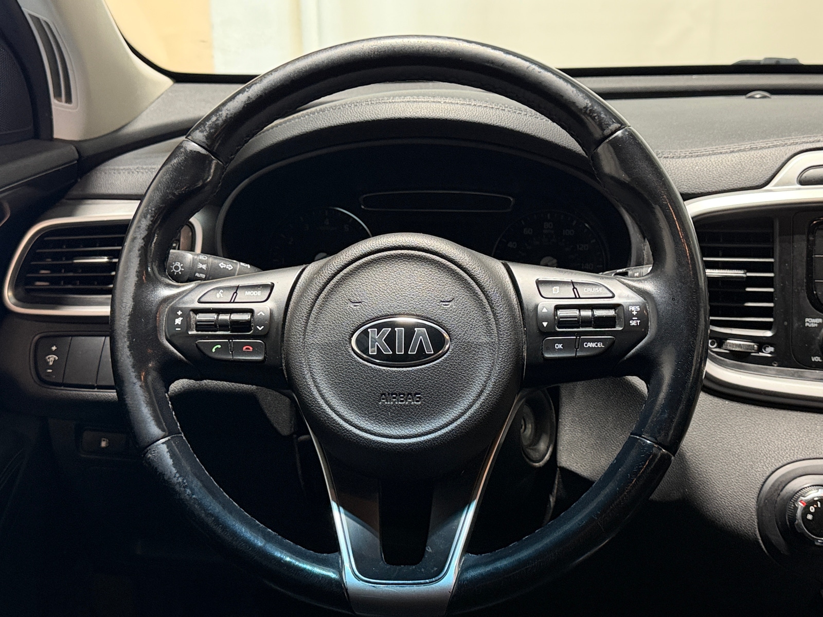 Thumbnail: 2016 Kia Sorento - 5