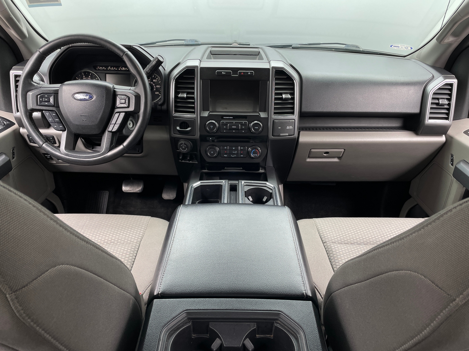 Thumbnail: 2018 Ford Econoline - 3