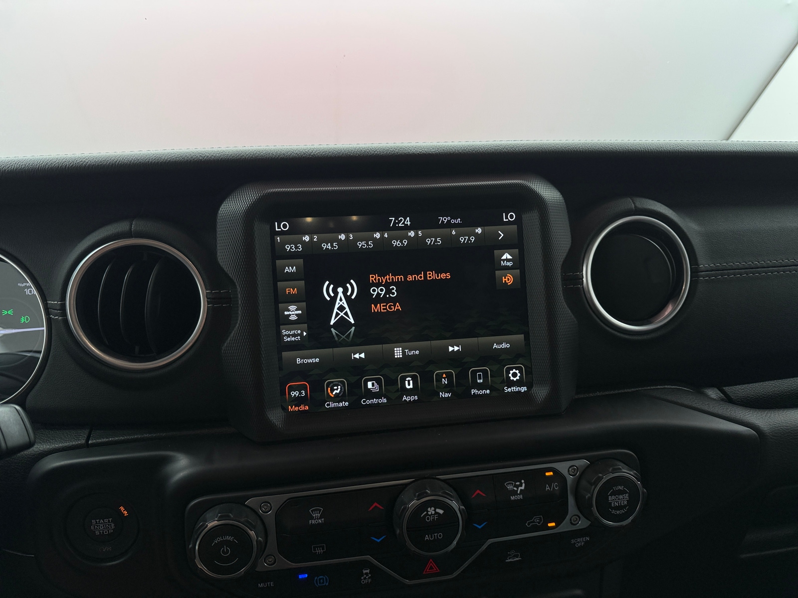Thumbnail: 2022 Jeep Wrangler - 3