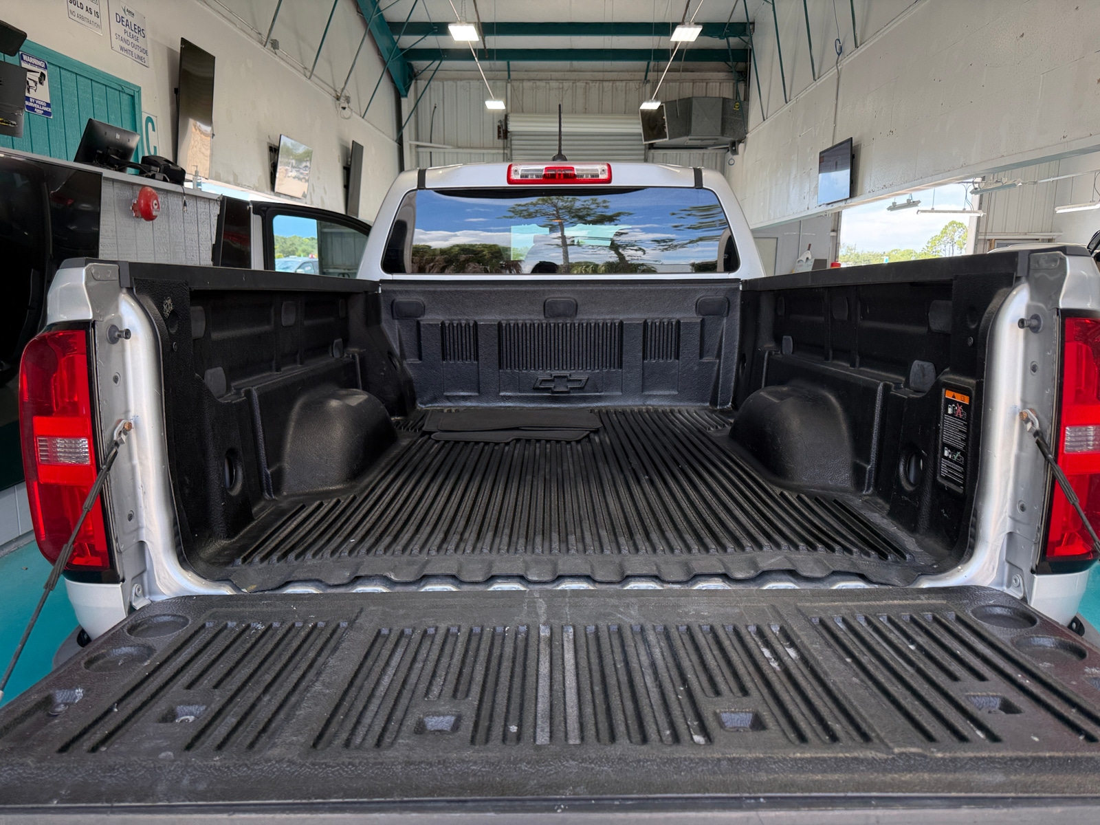 Thumbnail: 2017 Chevrolet Colorado - 7