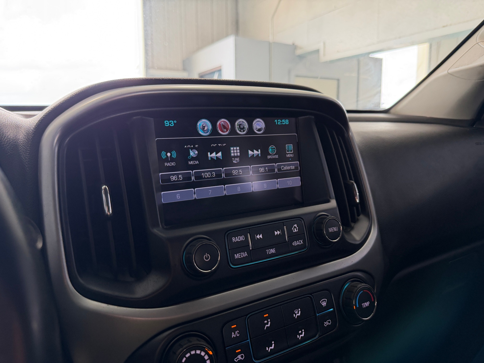 Thumbnail: 2017 Chevrolet Colorado - 4