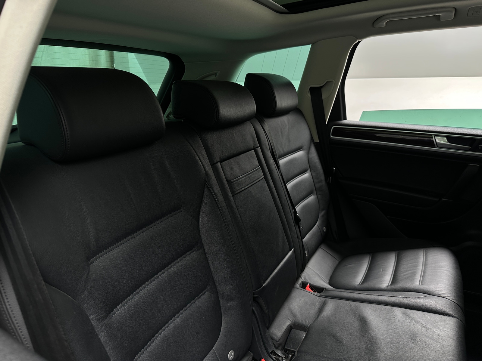 Thumbnail: 2016 Volkswagen Touareg - 6