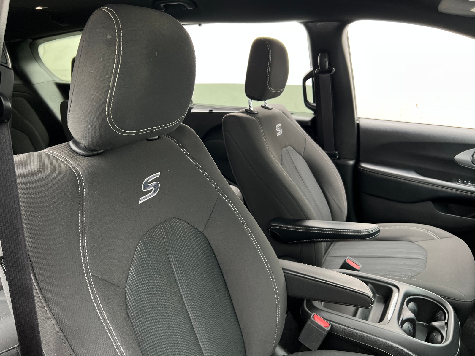 Thumbnail: 2019 Chrysler Pacifica - 2