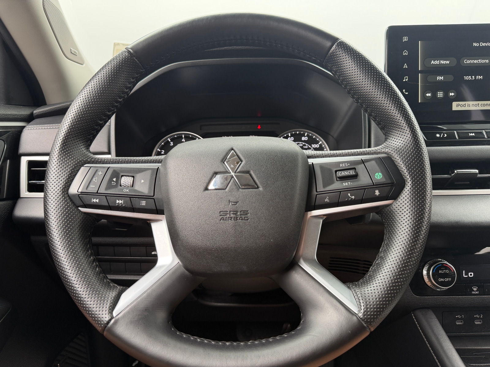 Thumbnail: 2025 Mitsubishi Outlander - 4